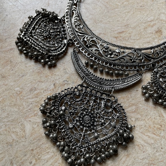 Silver Layerd Necklace - Picture 5 of 13